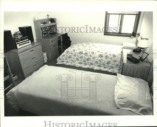 1986 Press Photo University of Wisconsin - Platterville residents hall - Historic Images