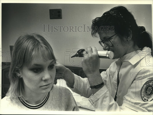 1991 Press Photo Polly Belcher, nursing student at UW-Milwaukee - mjc25826 - Historic Images