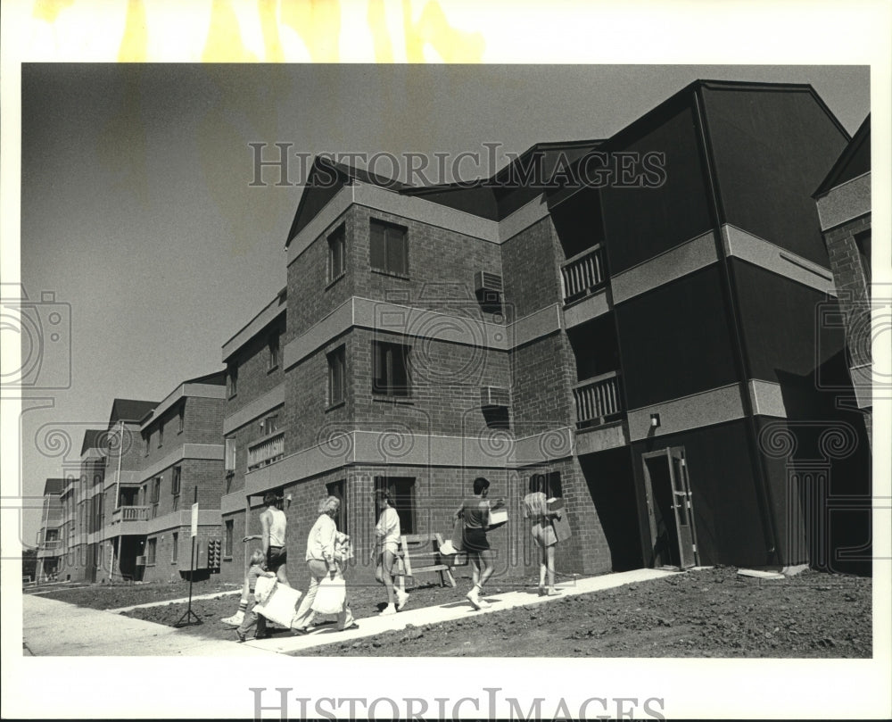 1986, University of Wisconsin -Platteville Residents Hall - mjc25828 - Historic Images