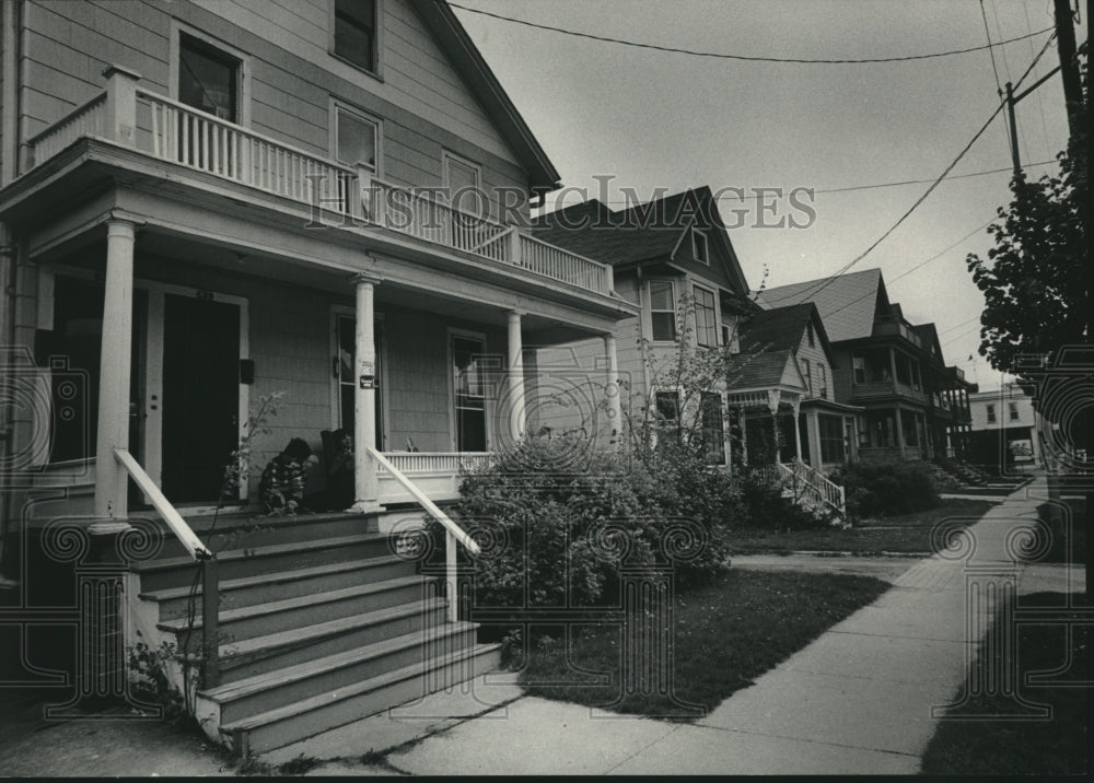 1951, University of Wisconsin Madison student housing on Mifflin St. - Historic Images