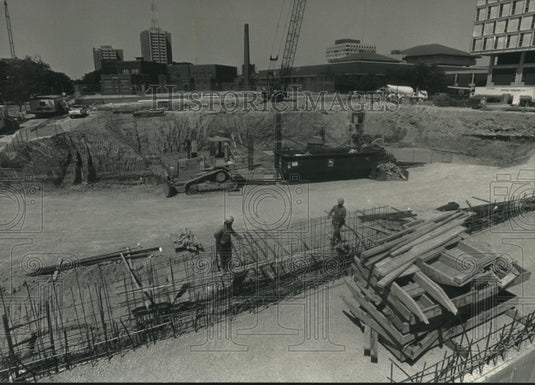1992 University of Wisconsin - Milwaukee new business school - Historic Images
