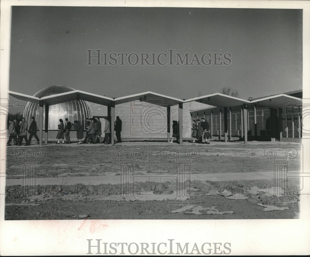 1961, Fox Valley Extension Center of the University of Wisconsin - Historic Images