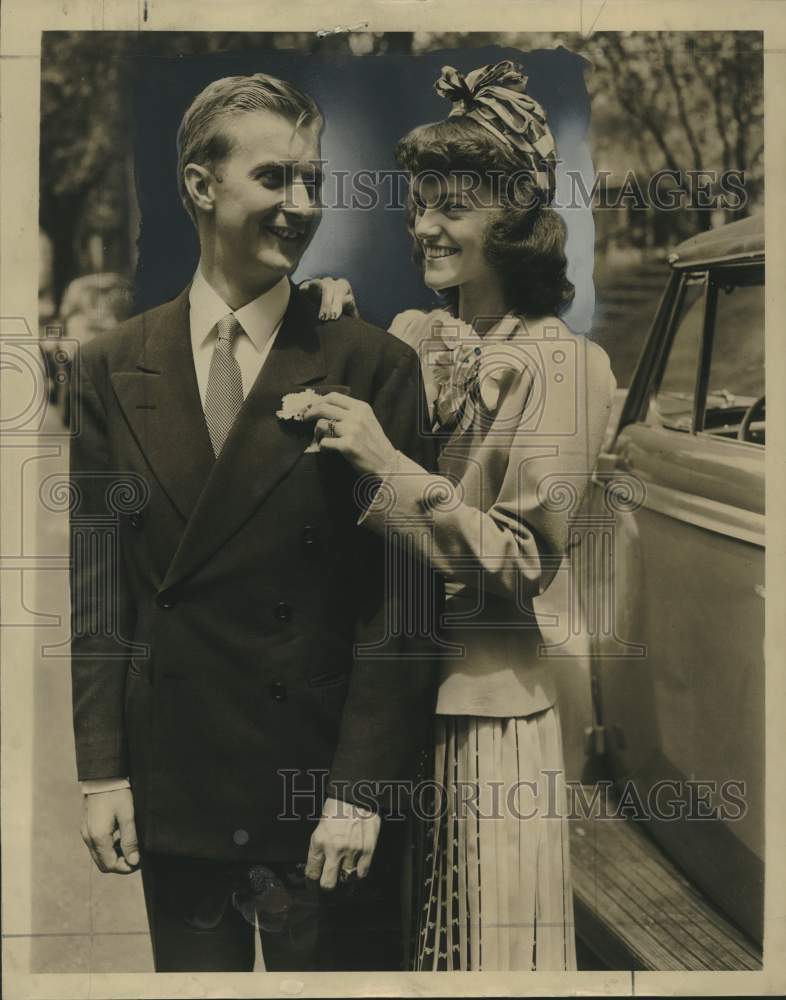 1941, Newlyweds former Joanne Young and bridegroom Paul Thomas Sprinz - Historic Images