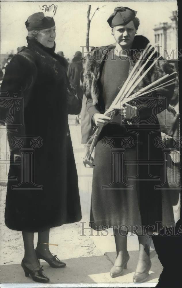 1934, Mrs. Tharinger &amp; daughter, Rita May, Milwaukee - mjc25944 - Historic Images