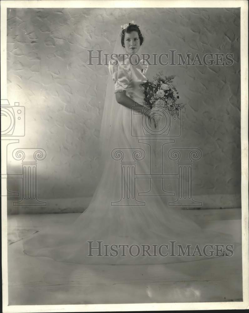 1939, Mrs. C. Morse Puls, wedding photo - mjc25950 - Historic Images