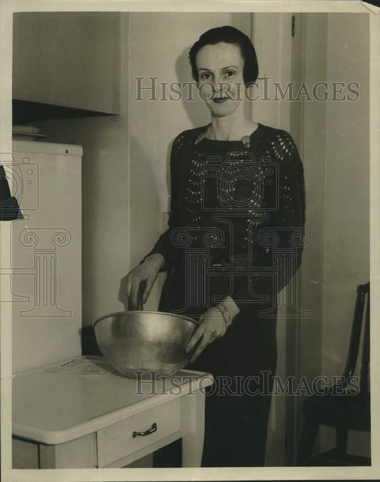 1934, Mrs. Fenwick Pugh - mjc25969 - Historic Images