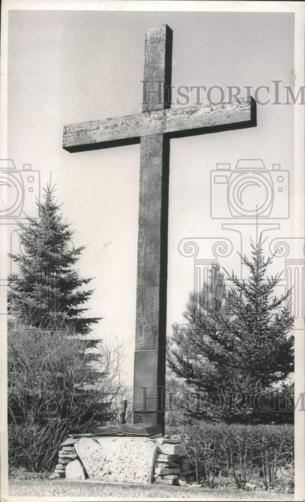 1958, Sturgeon Bay, site of first singing of &quot;The Old Rugged Cross&quot; - Historic Images