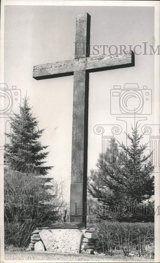 1958, Sturgeon Bay, site of first singing of "The Old Rugged Cross" - Historic Images