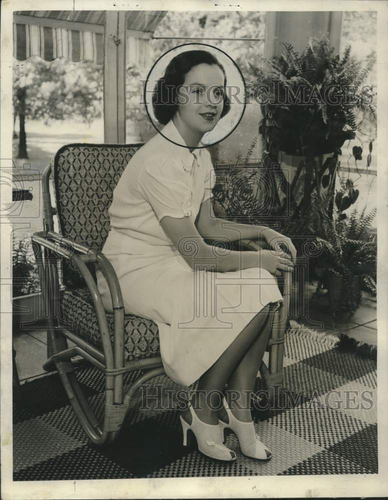 1938, Mary Porter Jones wife of Robert Schlesinger, in Wisconsin - Historic Images