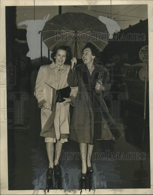 1942, Mrs. Fitzhugh Scott Jr. & Mrs. Armin S. McGregor, Milwaukee - Historic Images