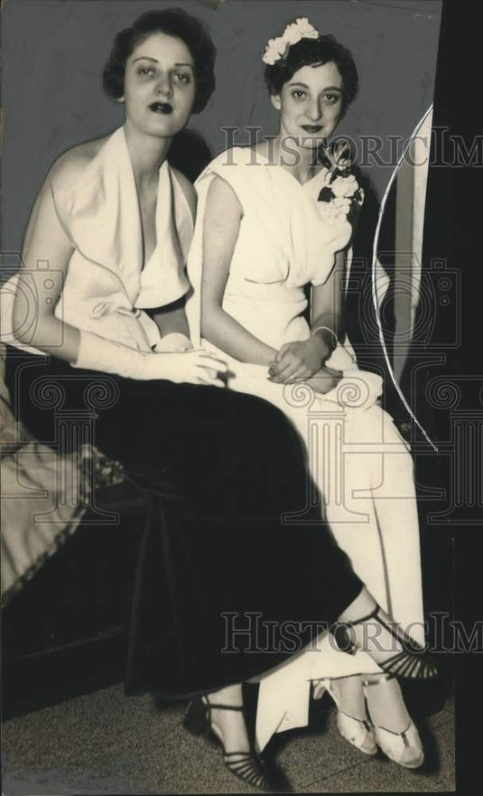 1936, Ethel Speyer and June Sherwood at Schroeder hotel in Milwaukee. - Historic Images
