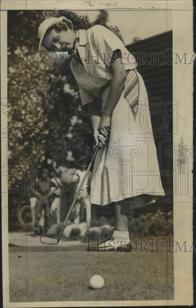 1937 Press Photo Mary Etta Parker playing golf at Westmoor Country Club - Historic Images