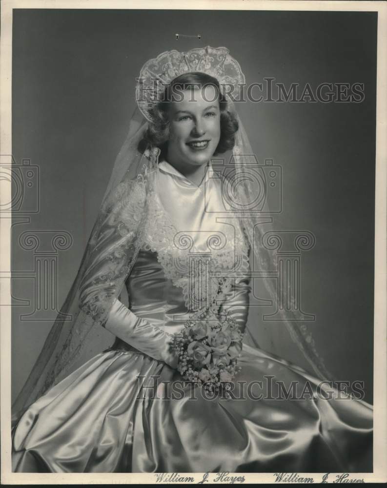 Press Photo Jean Spinti Milwaukee in a lovely white satin wedding dress-Portrait - Historic Images