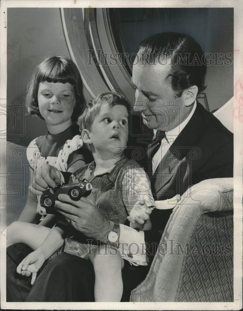 1955, Brooks Stevens with his children Sandy and Kippe - mjc26257 - Historic Images