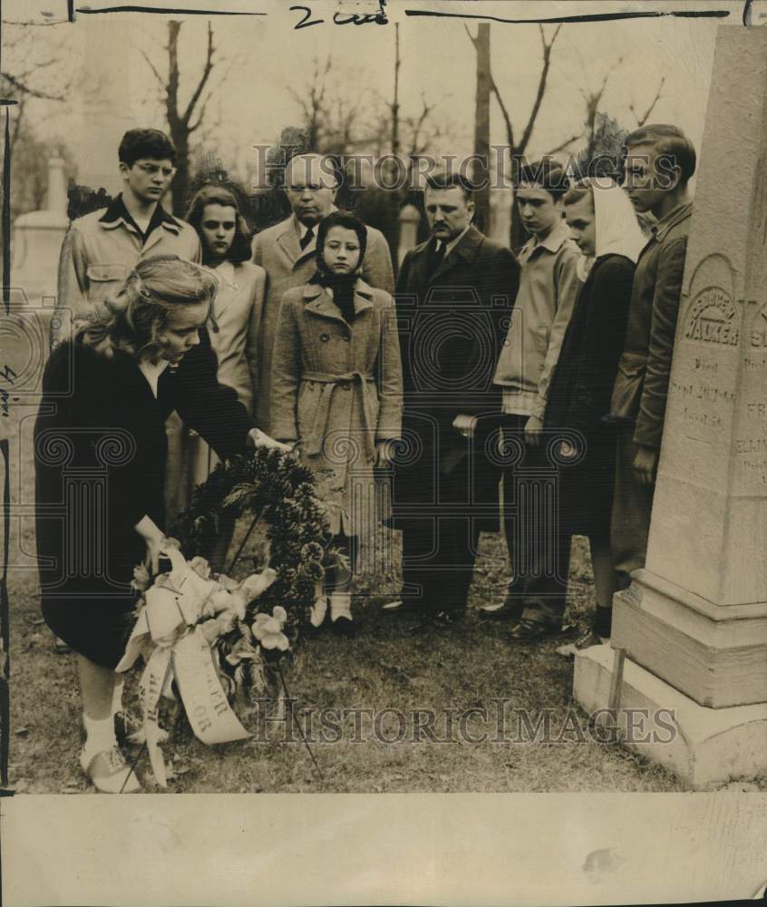 1946 Wreath ceremony at Colonel George H. Walker grave, Wisconsin - Historic Images