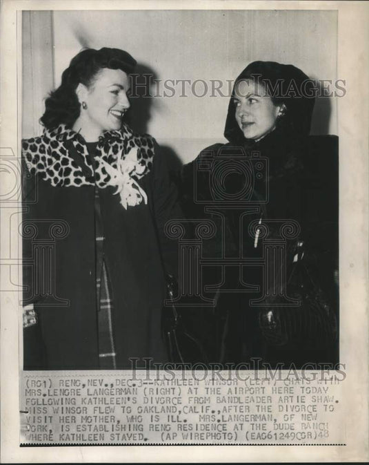 1948 Press Photo Author Kathleen Winsor & other at the airport, Reno, Nevada- Historic Images