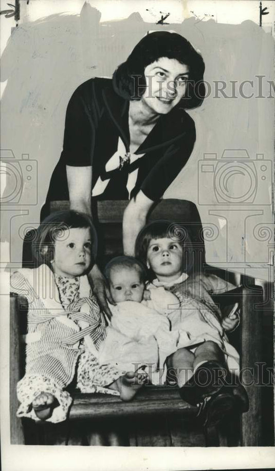 1946 Frances Weber wife of Quentin Roosevelt & their children - Historic Images
