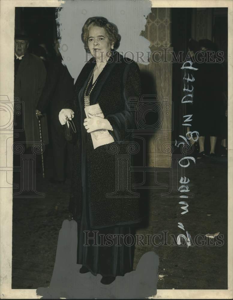 1944, Mrs. Frederick J. Schroeder - mjc26380 - Historic Images