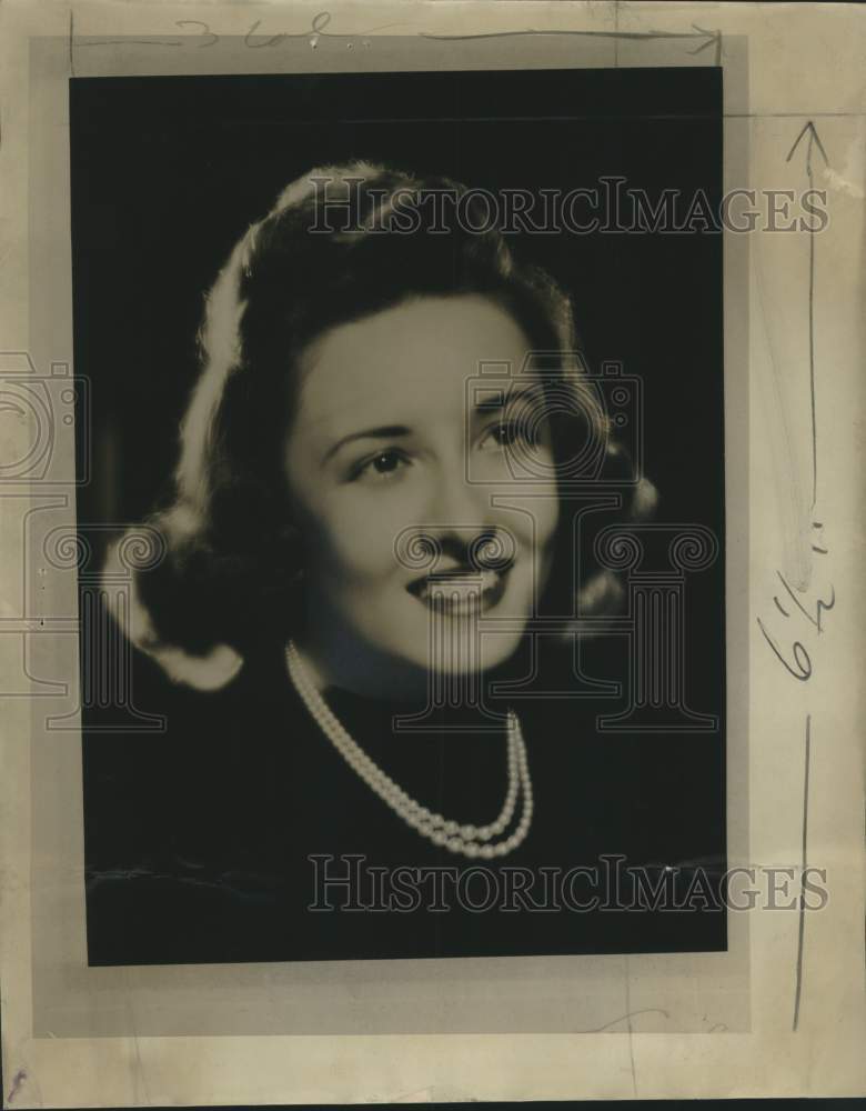 1941 Press Photo Mrs. Everett D. Schmitz was once a Meisenheimer, Milwaukee.- Historic Images