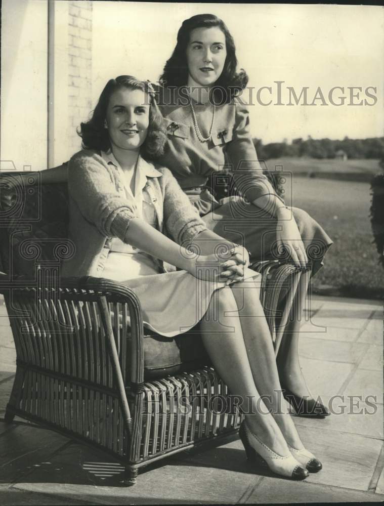 1940, Joan Bunde and Judy Caldwell - mjc26437 - Historic Images