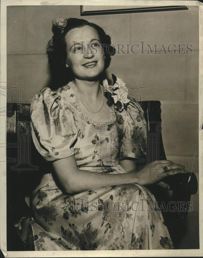 1942, Mrs. Richard W. Werner, nee Siri Hokanson - mjc26457 - Historic Images
