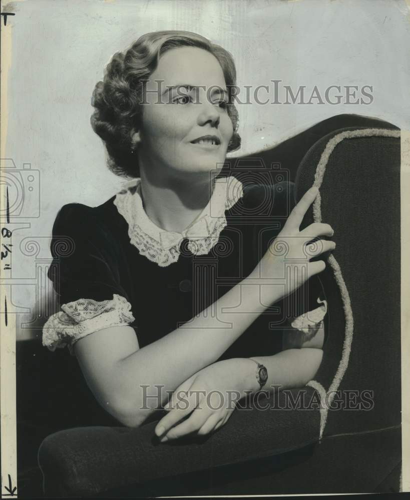 1934, Debutante Grace Markham, Wisconsin - mjc26500 - Historic Images