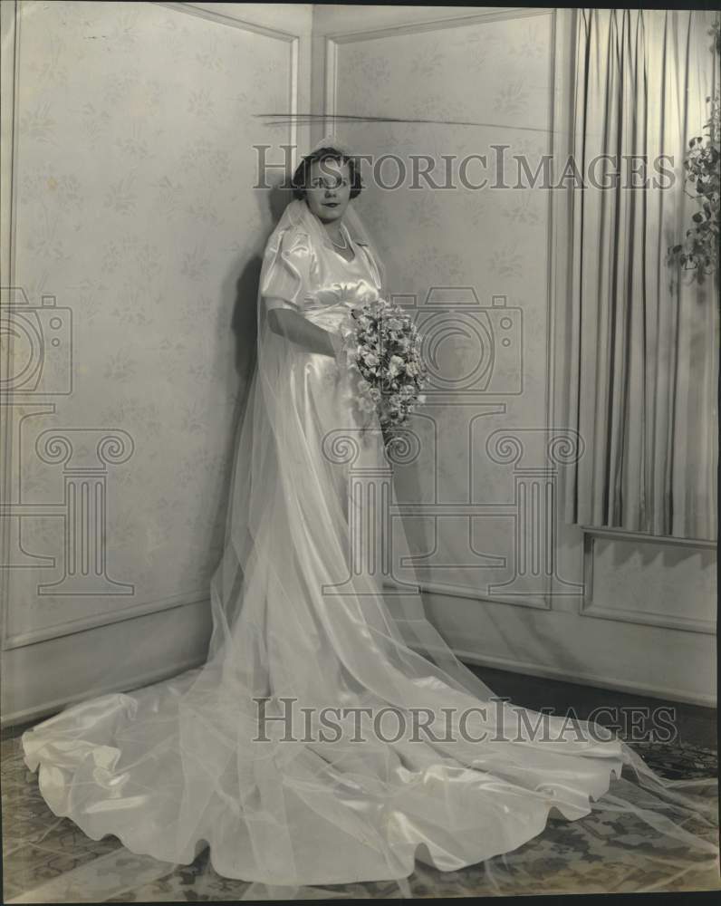 1938, Gertrude Harre in her wedding dress - mjc26525 - Historic Images
