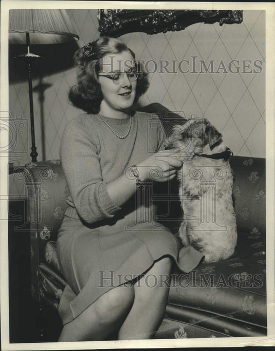1940, Virginia Wollaeger of Milwaukee, engaged to be married. - Historic Images