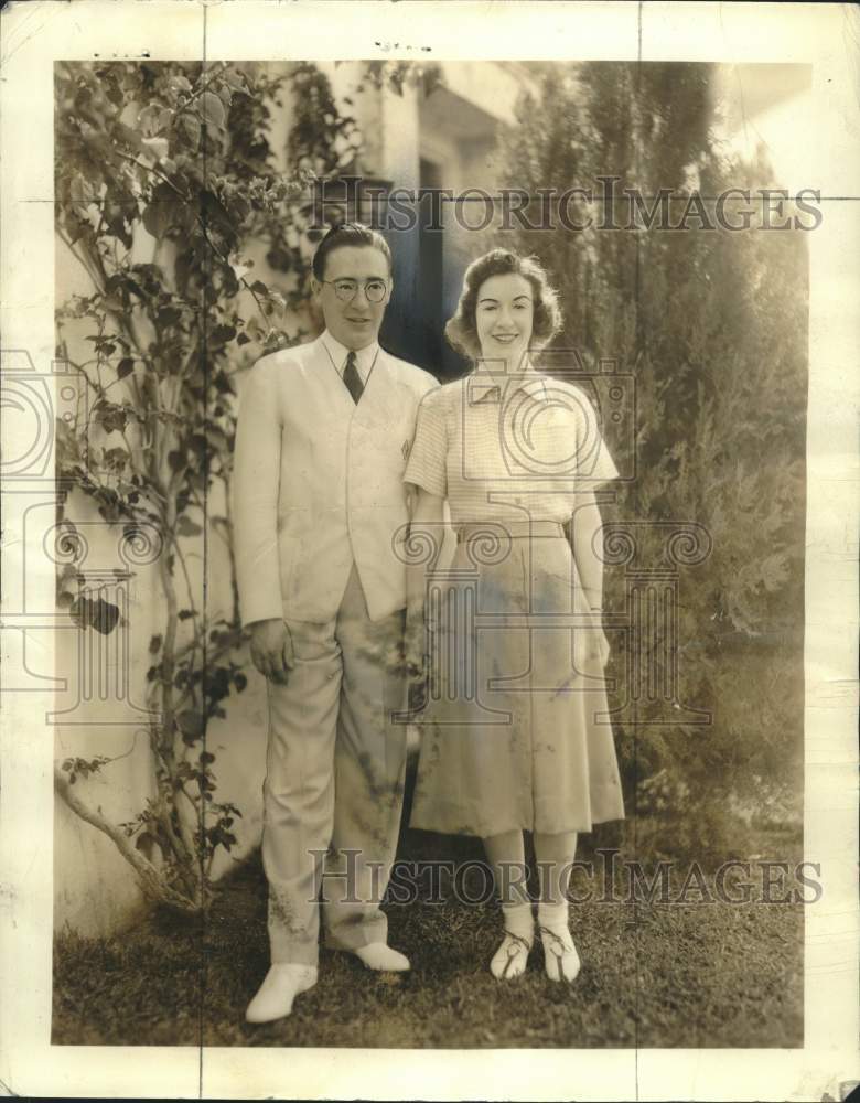 1938, Mr. and Mrs. Frederick P. Stratton from Milwaukee. - mjc26535 - Historic Images