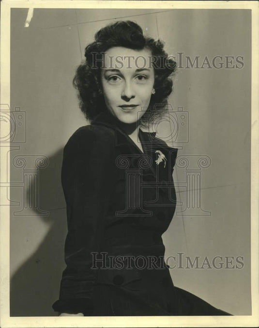 Press Photo Miss Marmy Polzer and Technical Sergeant Lee H. Forester, Milwaukee. - Historic Images