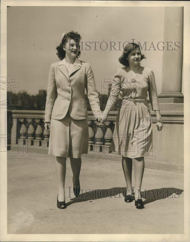 1943, Joanne Woesta and Marjorie Shearman - mjc26598 - Historic Images