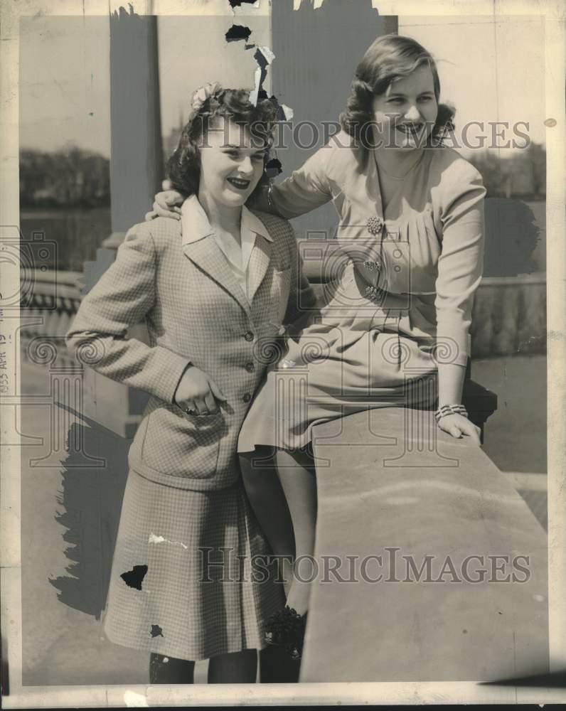 1943, Joanne Woesta and Marjorie Shearman at Madison - mjc26600 - Historic Images