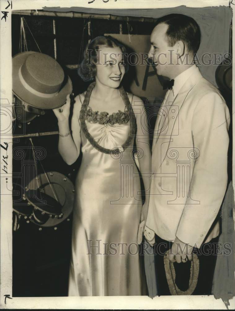 1937, Audrey Atkinson and Elliott Wolcott at Astor hotel, Milwaukee - Historic Images