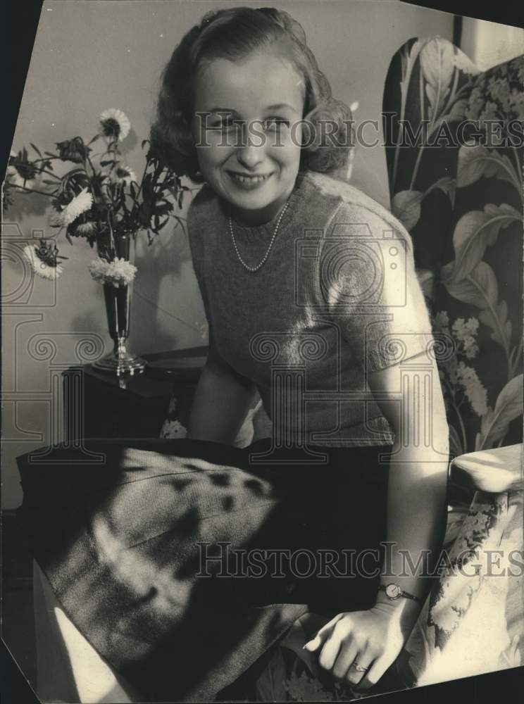 1939 Mrs. Elliott J. Wolcott sits in chair, Milwaukee - Historic Images