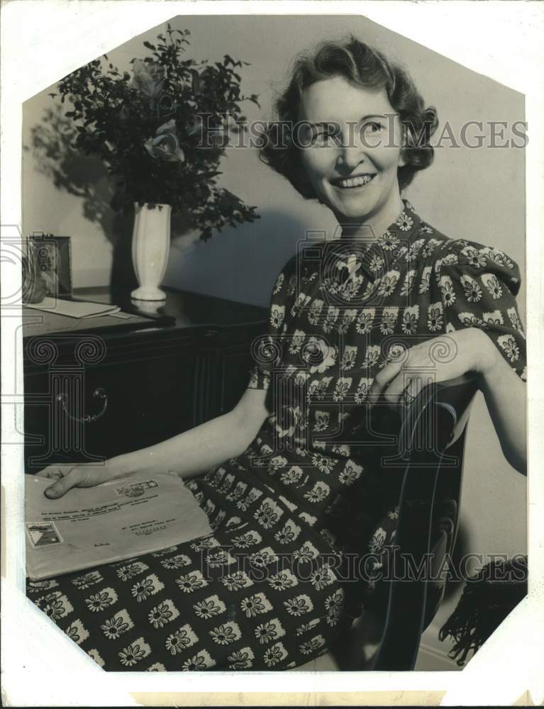1939, Mrs. Archie Werrbach, College Women&#39;s Club chairman, Milwaukee - Historic Images