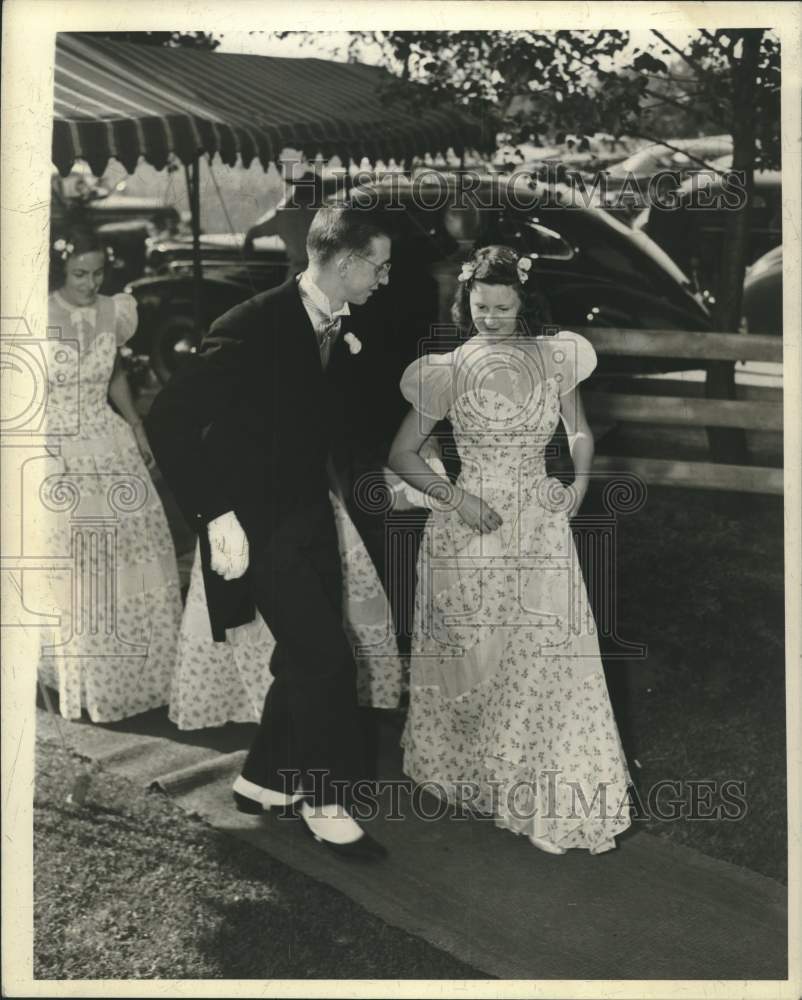 1941, Mr and Mrs. Carleton Wilson - mjc26640 - Historic Images