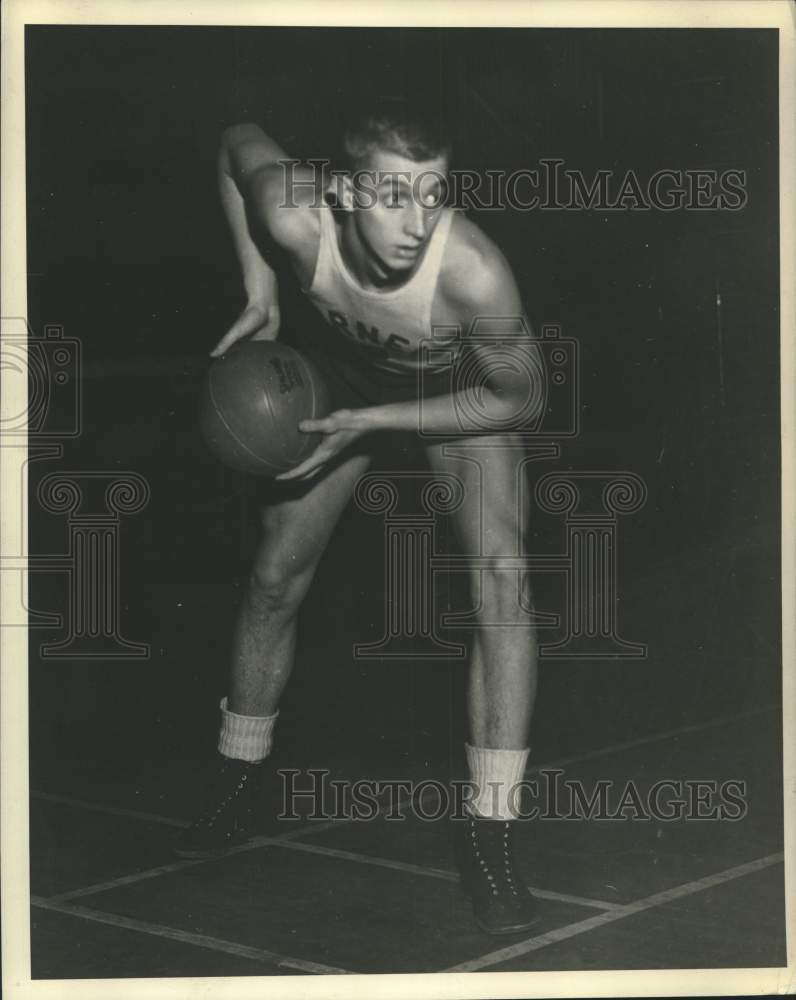 Press Photo Basketball player Carlton P. Wilson of Milwaukee, Cornell University - Historic Images