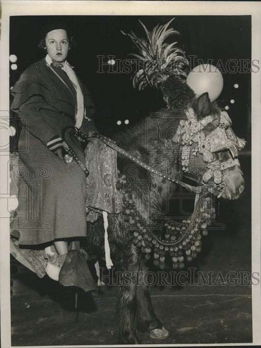 1935, Miss Margaret Williams, 3819 North Maryland avenue. - mjc26648 - Historic Images