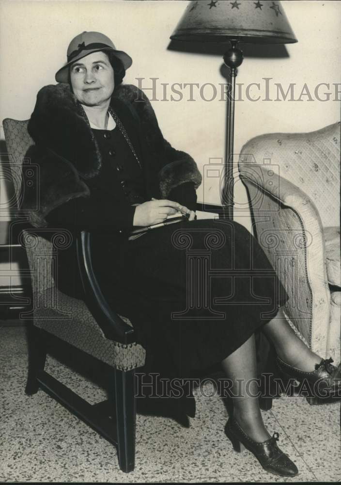 1934, Mrs. F. L. Tharinger - mjc26739 - Historic Images