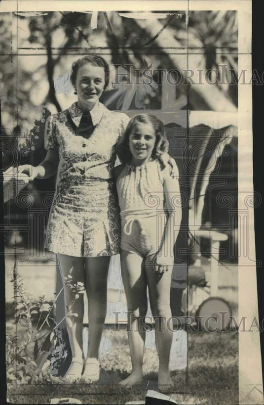 1937, Miami Beach - Mrs. Lawrence Teweles & daughter Mary Ann Teweles - Historic Images