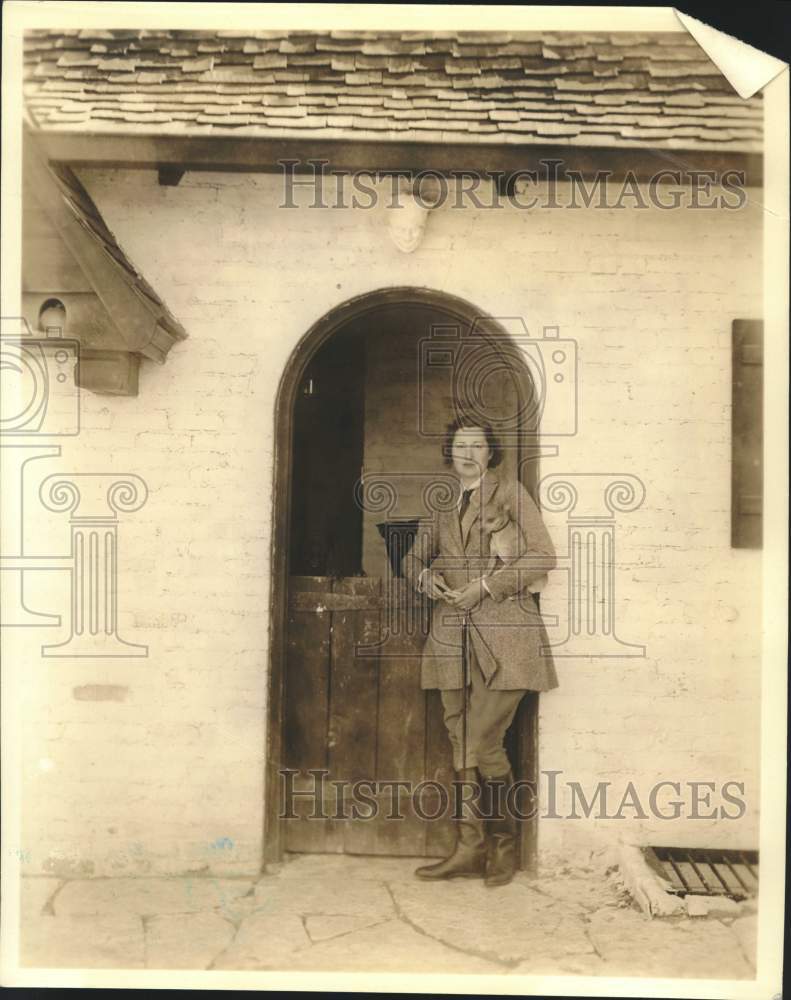 1932, Mrs. Arthur Doe Chairman Charity Horse Show - mjc26758 - Historic Images