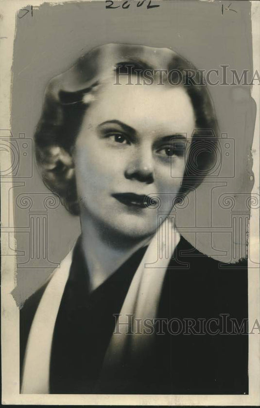 1937, Ozaukee Country Club - Helen Fischer chairman of the dance - Historic Images