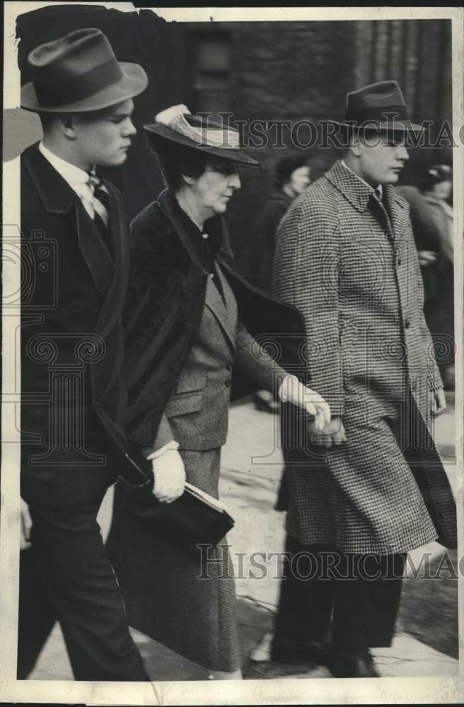 Press Photo St. Paul&#39;s cathedral, Mrs.Frederick L Sivyer &amp; sons Ronald &amp; Ralph - Historic Images