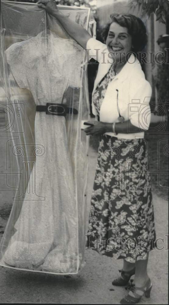 1937, Mrs. A.A. Schlesinger - mjc26835 - Historic Images
