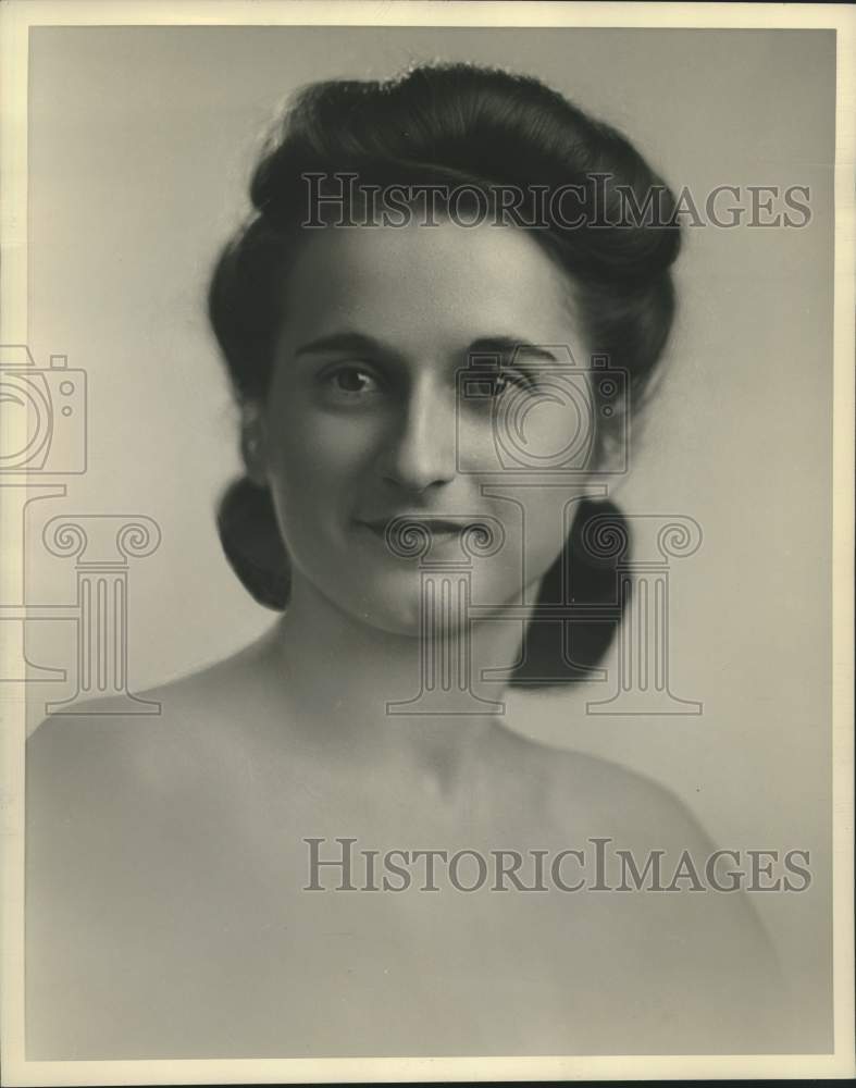 1941, Mildred Wiese - mjc26868 - Historic Images