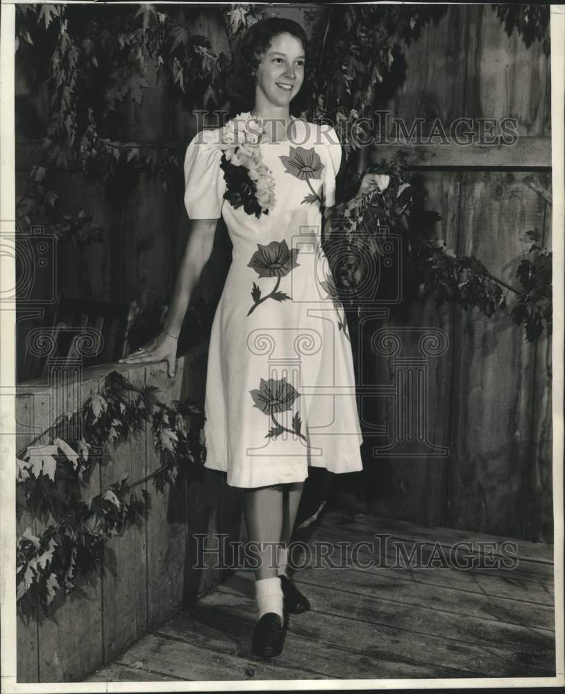 1941, Miss Kate Winkler at dancing barn party - mjc26876 - Historic Images