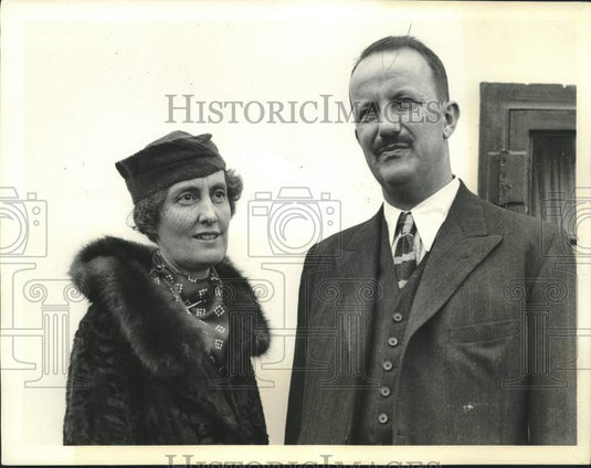 1935, Kermit Roosevelt and his wife, London, England - mjc26914 - Historic Images