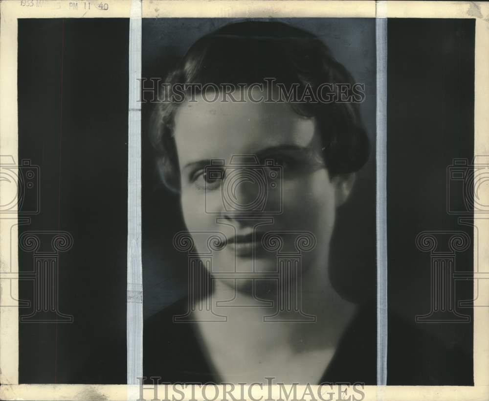 1933, Mrs. Edward Tallmadge ticket chairman, Pabst theater, Milwaukee - Historic Images