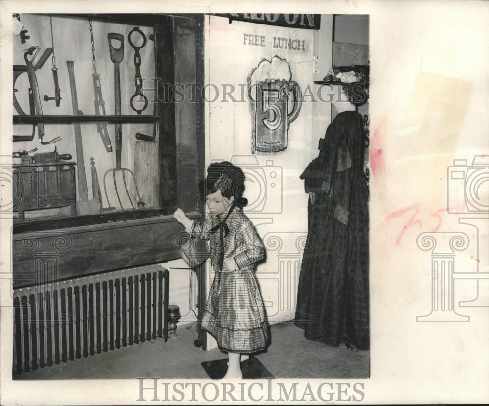 1958, Mannequins dressed in Old West clothing - mjc27001 - Historic Images