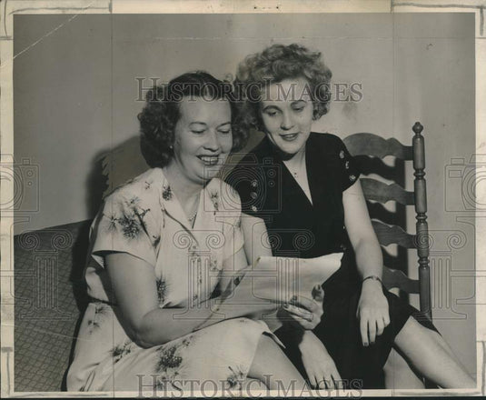 1947 Mrs. Jerome A. Taylor and other, St. Clara Academy Alumnae - Historic Images